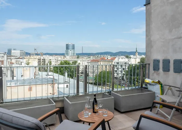 360 View Loft 3 *